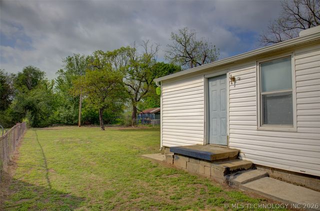 4140 W 8th Street, Tulsa, OK 74127