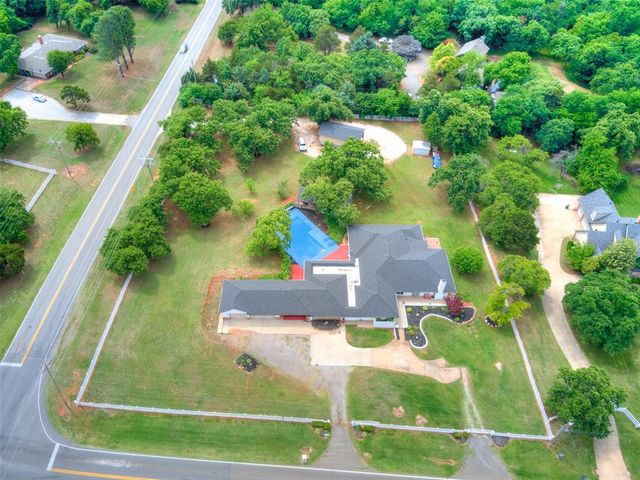 2320 W Sorghum Mill Road, Edmond, OK 73025