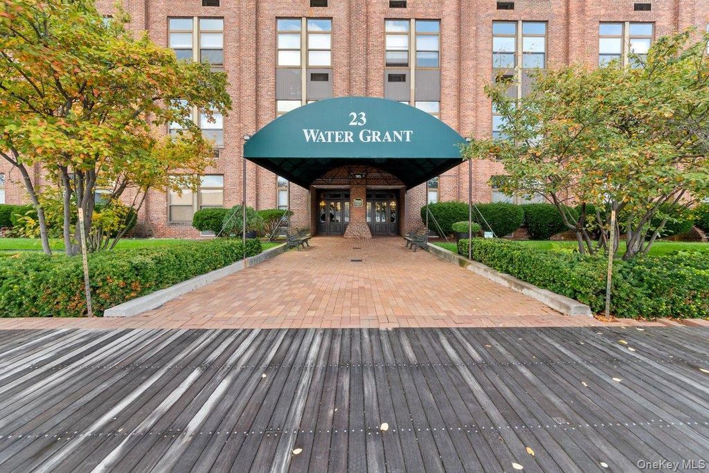 23 Water Grant Street 2N, Yonkers, NY 10701