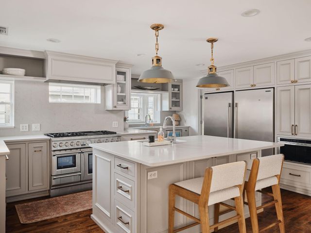 2412 Jarratt Ave, Austin, TX 78703