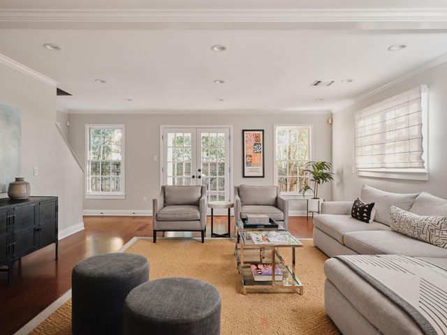 2412 Jarratt Ave, Austin, TX 78703