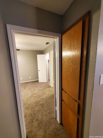 8930 HAMBLEDON DR, San Antonio, TX 78250