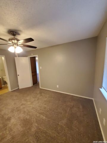 8930 HAMBLEDON DR, San Antonio, TX 78250