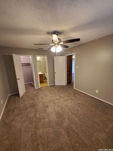 8930 HAMBLEDON DR, San Antonio, TX 78250