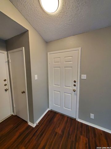 8930 HAMBLEDON DR, San Antonio, TX 78250