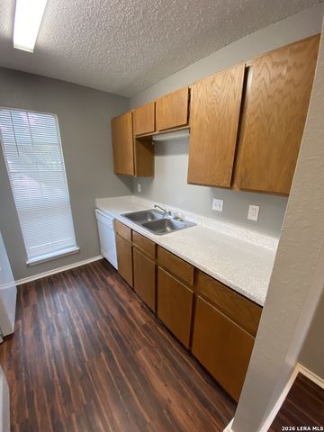 8930 HAMBLEDON DR, San Antonio, TX 78250