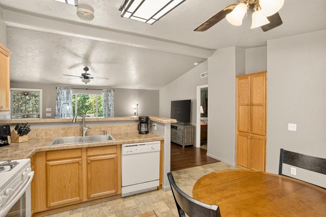 14334 Oregon Peak Rd, Dobbins, CA 95935