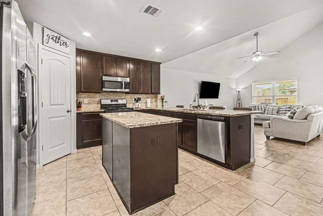 8126 Carillon Way, Rosharon, TX 77583
