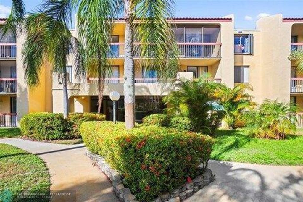 733 SE 1st Way 105, Deerfield Beach, FL 33441