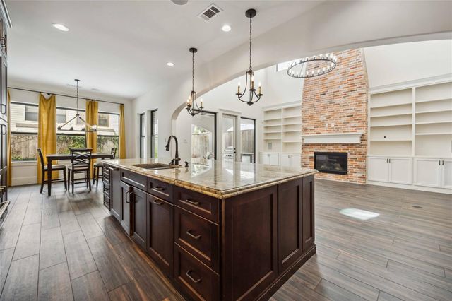 215 Malone Street, Houston, TX 77007
