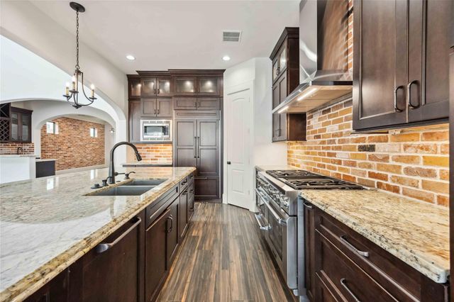 215 Malone Street, Houston, TX 77007