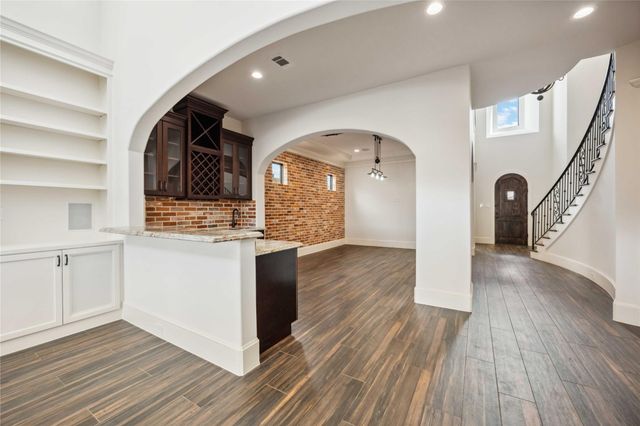 215 Malone Street, Houston, TX 77007