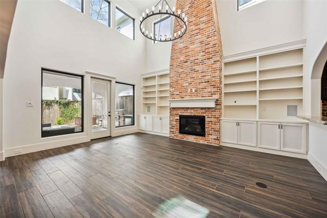 215 Malone Street, Houston, TX 77007