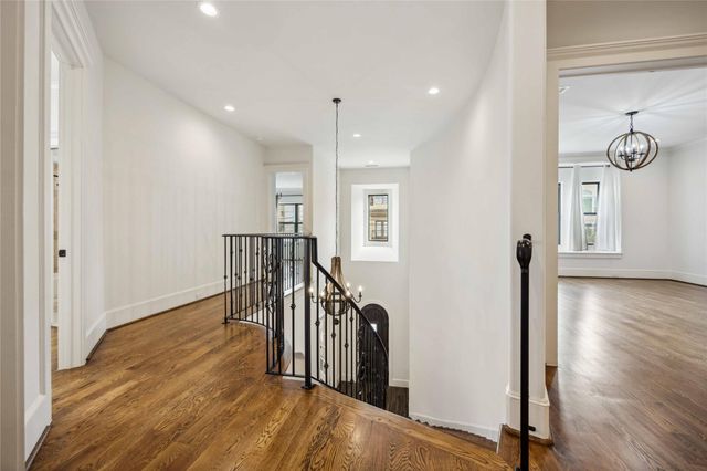215 Malone Street, Houston, TX 77007