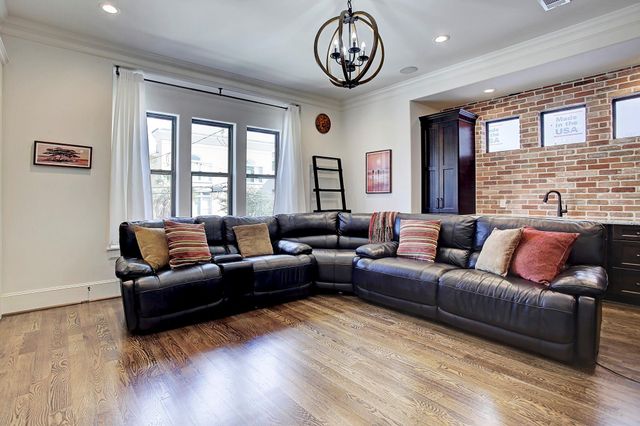 215 Malone Street, Houston, TX 77007