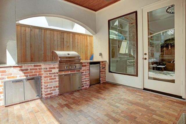 215 Malone Street, Houston, TX 77007