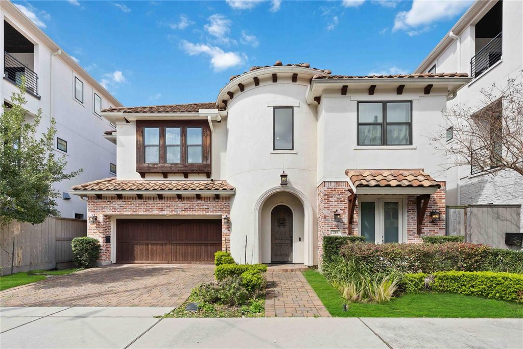 215 Malone Street, Houston, TX 77007