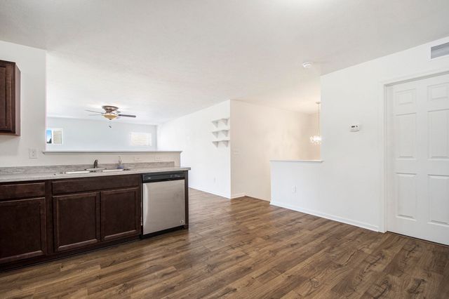 2664 Plover Drive Se, City Of Kentwood, MI 49508