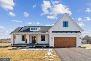 27 RED STONE LANE # 70, Hanover, PA 17331