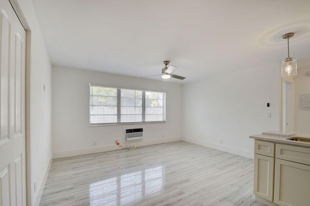 525 S Broadway J, Lantana, FL 33462