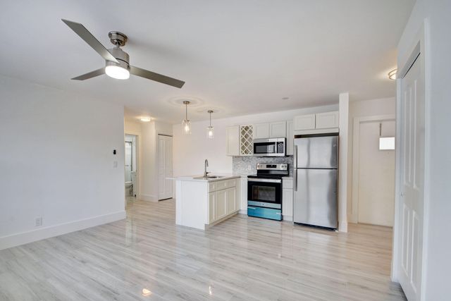 525 S Broadway J, Lantana, FL 33462