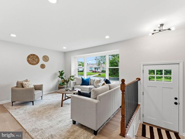 2 MANOR TER, Mount Holly, NJ 08060