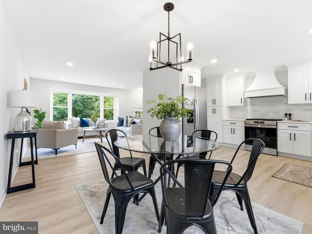 2 MANOR TER, Mount Holly, NJ 08060