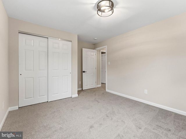 2 MANOR TER, Mount Holly, NJ 08060