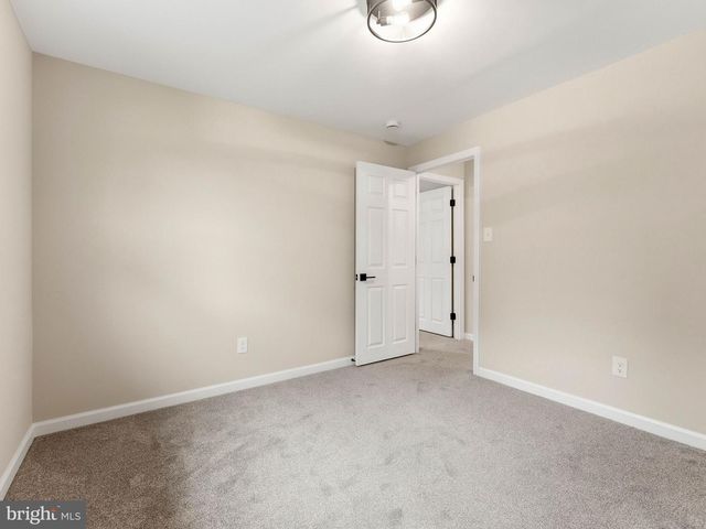2 MANOR TER, Mount Holly, NJ 08060
