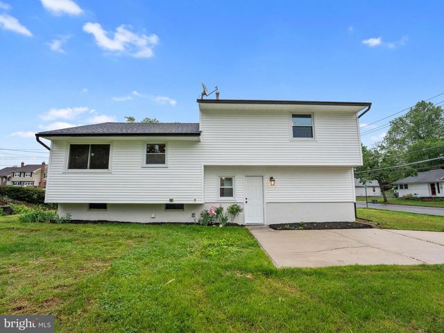2 MANOR TER, Mount Holly, NJ 08060