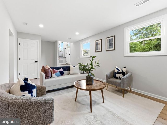 2 MANOR TER, Mount Holly, NJ 08060