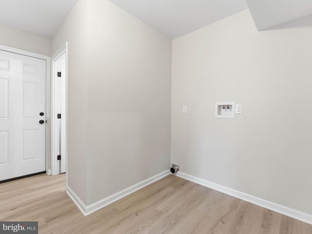 2 MANOR TER, Mount Holly, NJ 08060