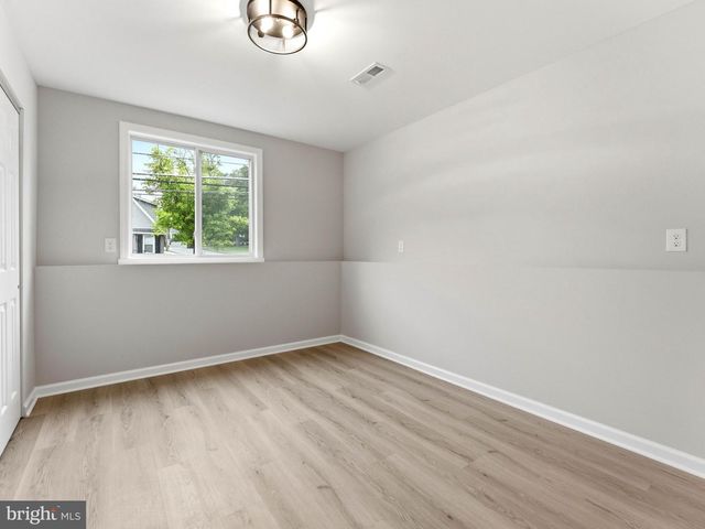 2 MANOR TER, Mount Holly, NJ 08060