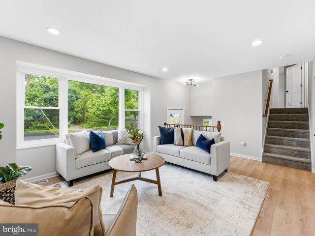 2 MANOR TER, Mount Holly, NJ 08060