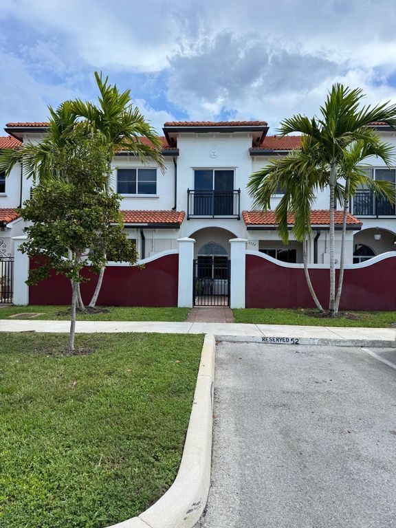 3536 NW 29TH Place 3536, Lauderdale Lakes, FL 33311