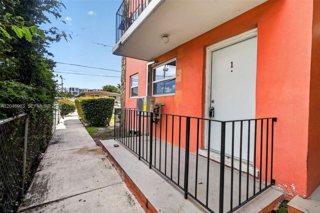 458 SW 9th St 1, Miami, FL 33130