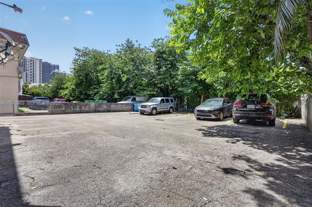 458 SW 9th St 1, Miami, FL 33130