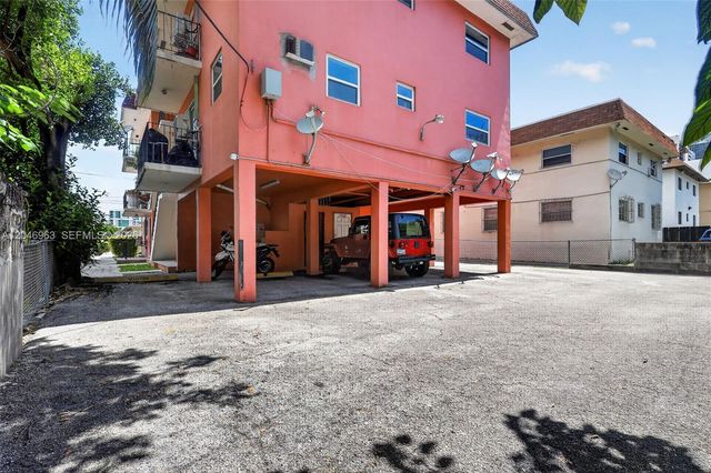 458 SW 9th St 1, Miami, FL 33130