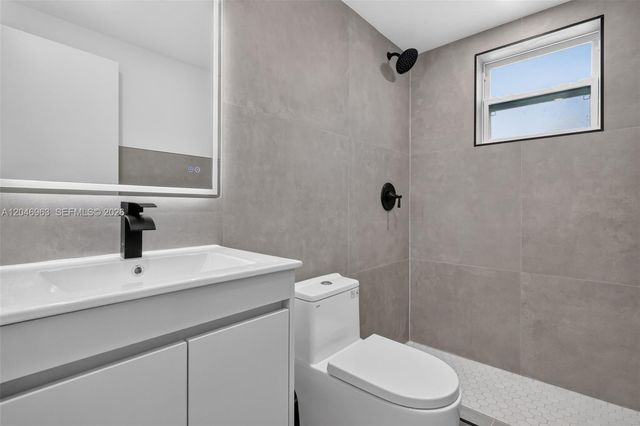 458 SW 9th St 1, Miami, FL 33130