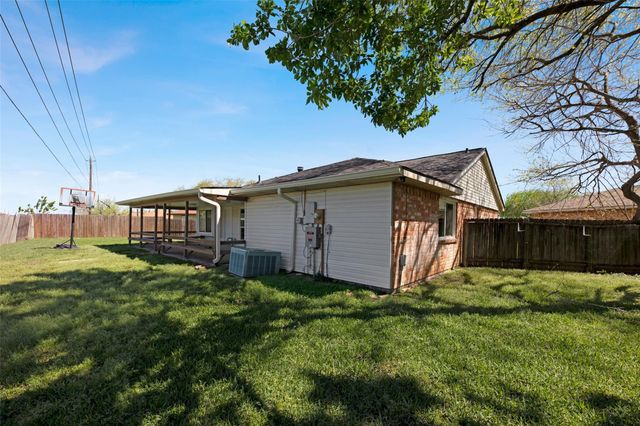 2302 Doverglen Drive, Missouri City, TX 77489