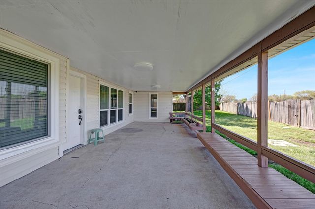 2302 Doverglen Drive, Missouri City, TX 77489