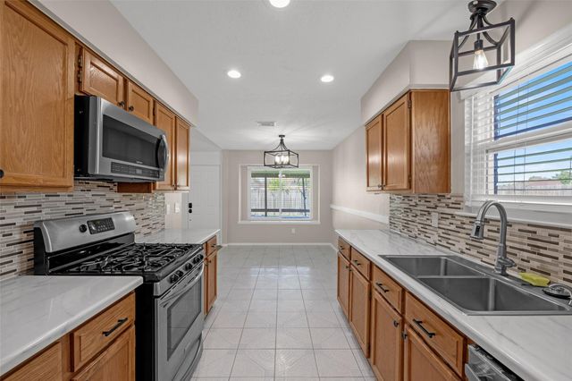 2302 Doverglen Drive, Missouri City, TX 77489