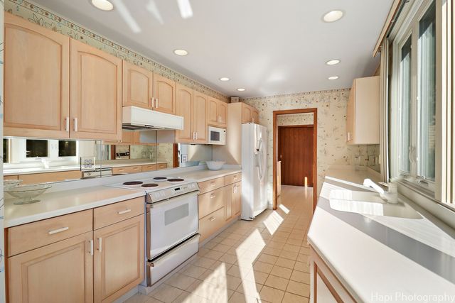 80 Meadow Hill Road, Barrington Hills, IL 60010