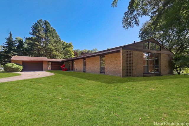 80 Meadow Hill Road, Barrington Hills, IL 60010