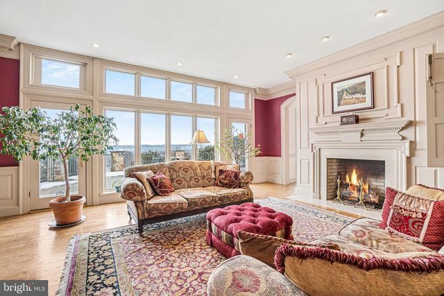 2020 KNIGHTS VIEW RD, Wrightsville, PA 17368