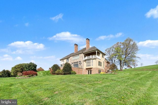 2020 KNIGHTS VIEW RD, Wrightsville, PA 17368