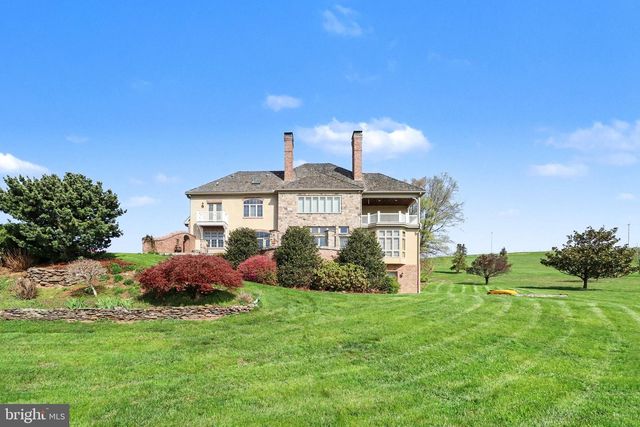 2020 KNIGHTS VIEW RD, Wrightsville, PA 17368
