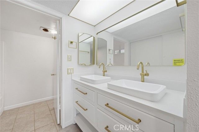 3243 San Amadeo 1F, Laguna Woods, CA 92637