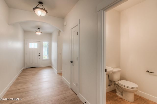 404 N 90th Ave, Yakima, WA 98908