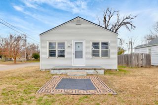457 S McComas St, Wichita, KS 67213